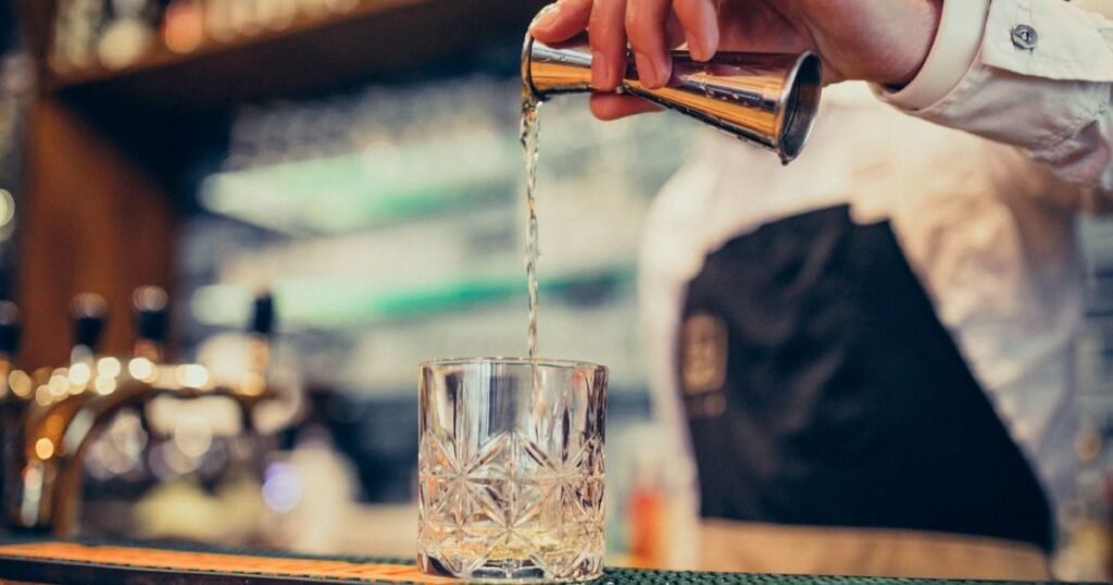 Bebidas com metanol: PF vai investigar participação do crime organizado