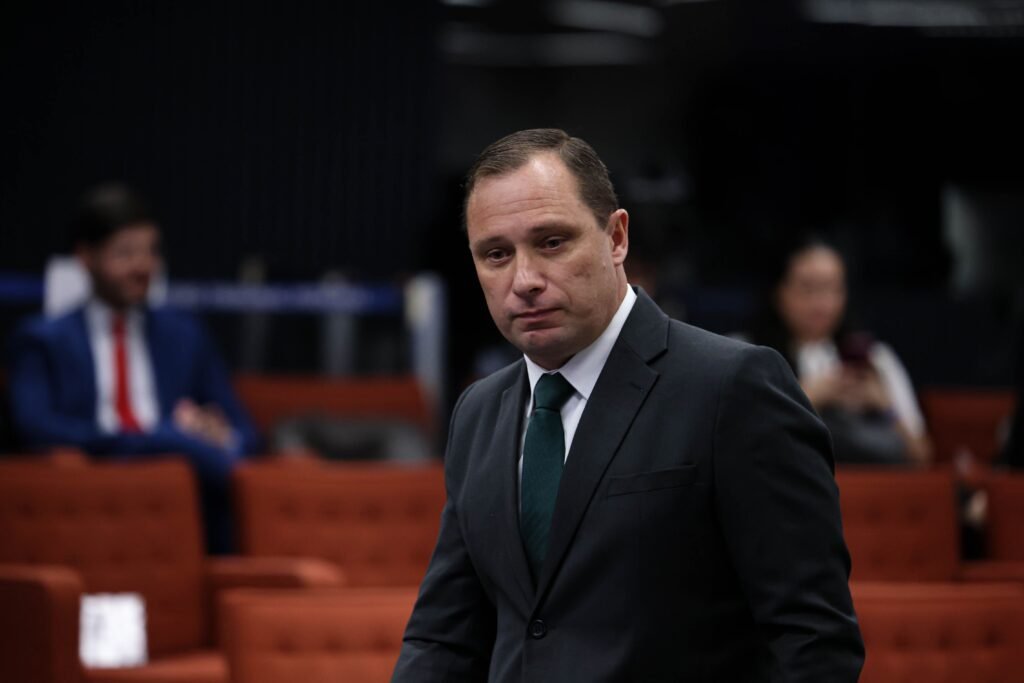 Cantor sertanejo é executado a tiros por criminosos disfarçados de PMs