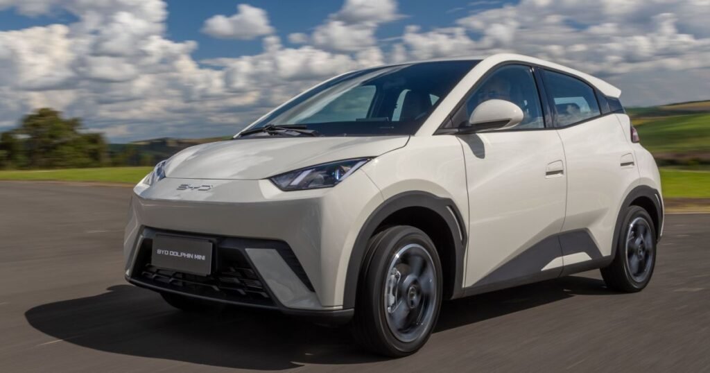 BYD anuncia Dolphin Mini abaixo de R$ 99 mil para venda direta