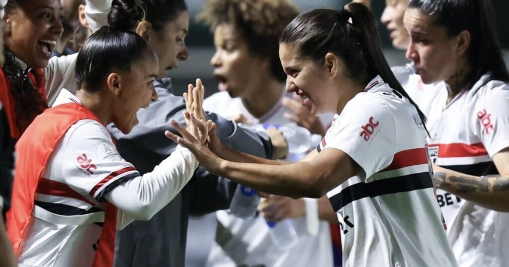 Libertadores Feminina: São Paulo derrota San Lorenzo e estreia com vitória
