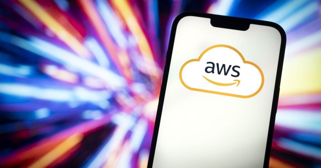 O que é AWS, serviço da Amazon que sofreu pane global?