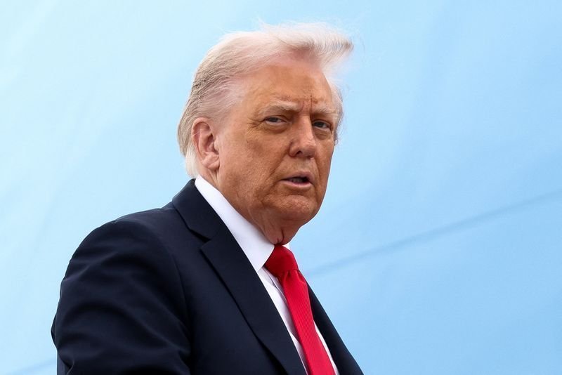 Trump confirma reunião com Lula e avalia redução ao tarifaço