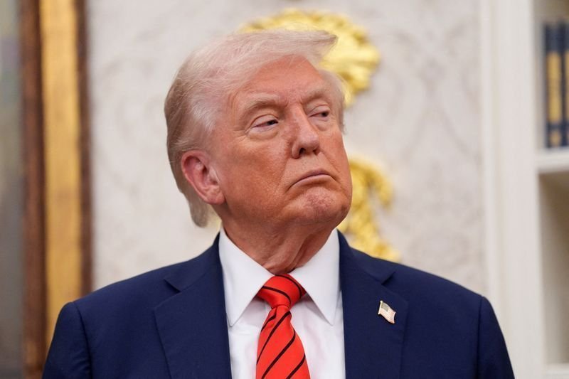 Trump diz que EUA devem ser cautelosos com a China