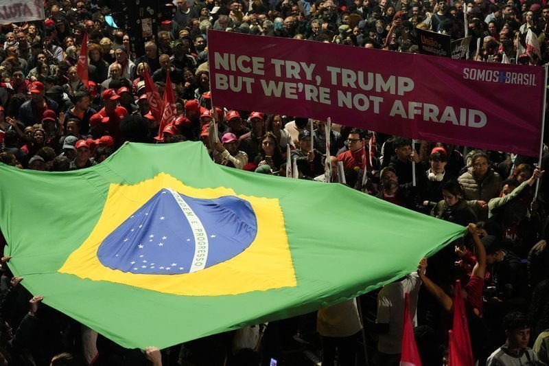 Brasil tem que se defender da ação americana, alerta professor da USP