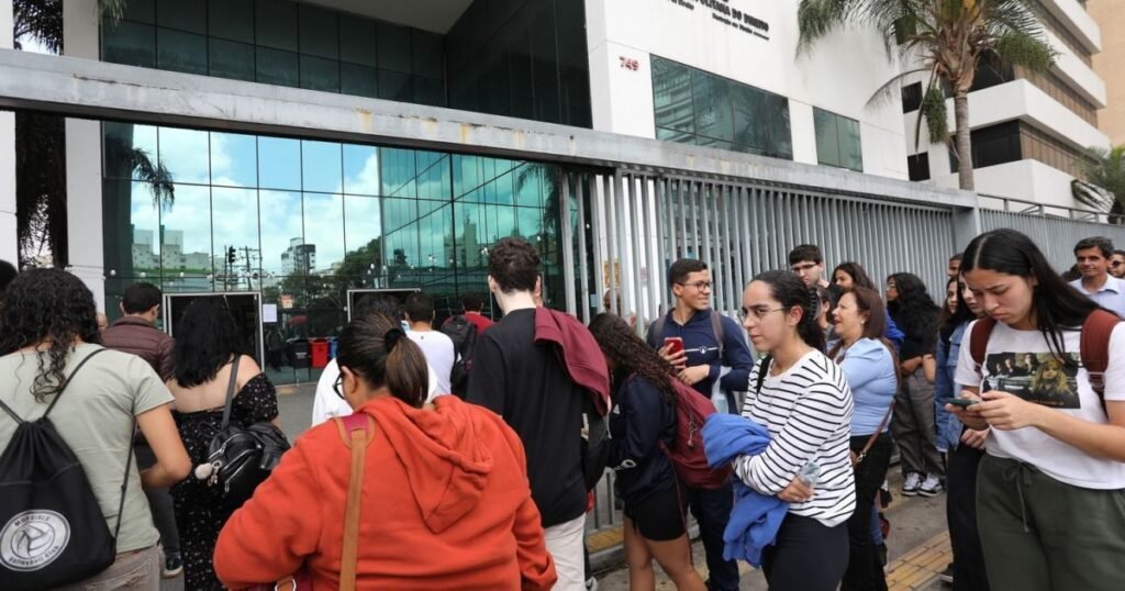 Enem 2025: portões são abertos no primeiro dia de prova