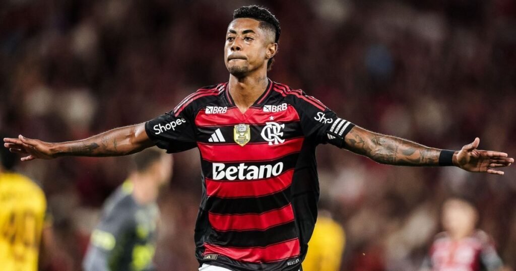 Noite de Bruno Henrique e gol à la Zico: Flamengo bate Sport e dorme em 1º