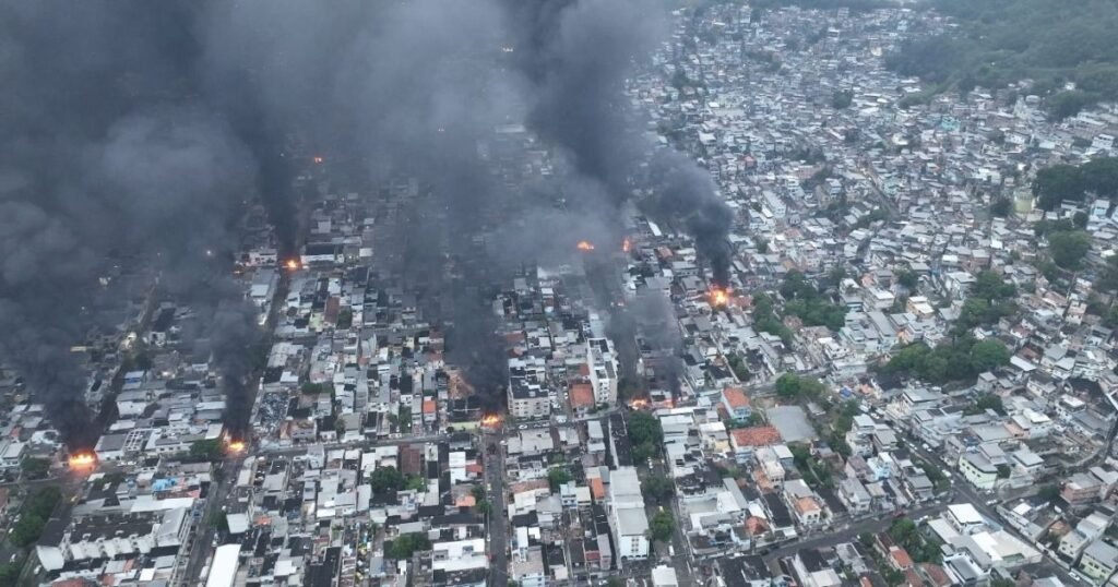 Vídeo: imagens de drones mostram "zona de guerra" durante operação no RJ