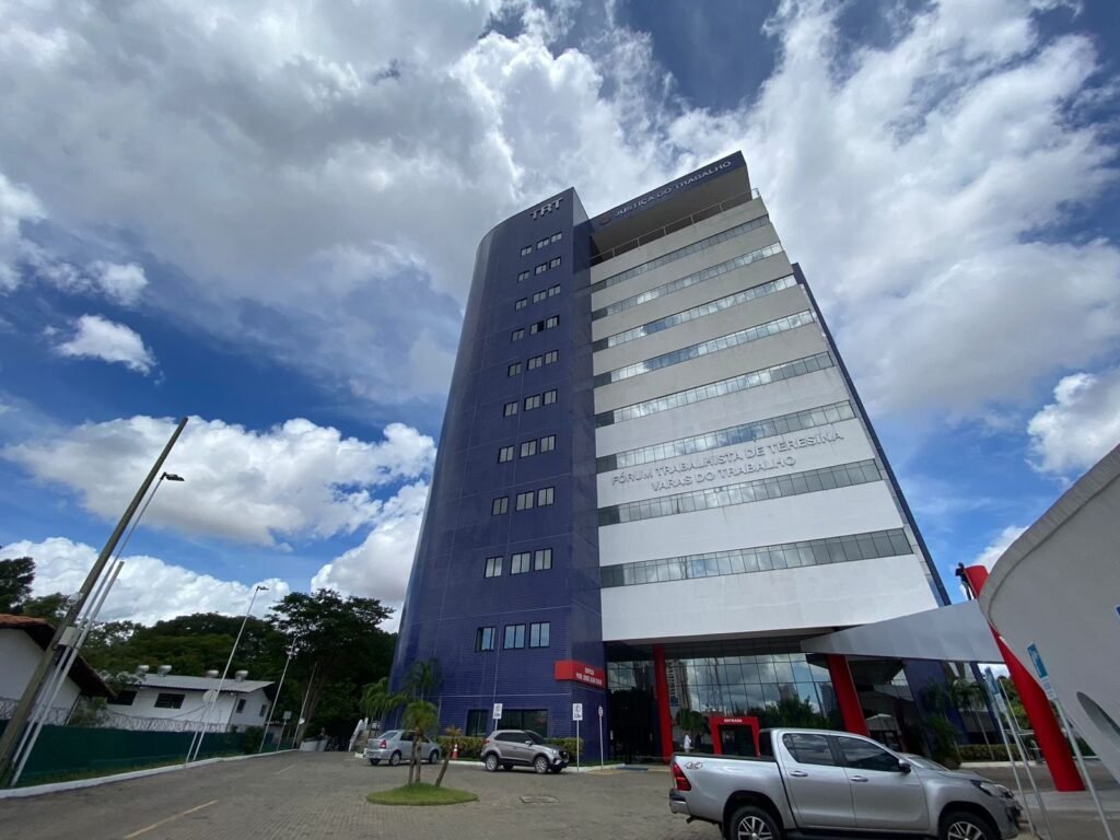 TRT do Piauí abre seleção para estágio em seis áreas do ensino superior