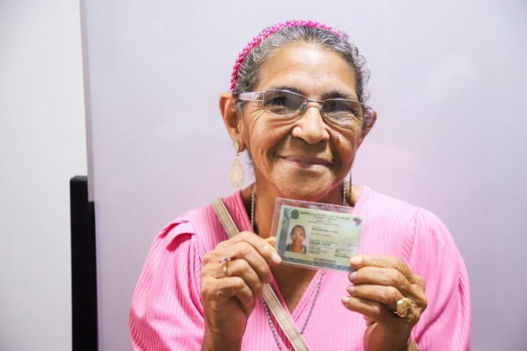 Atualização da identidade é obrigatória para servidores inativos e aposentados até 30 de abril