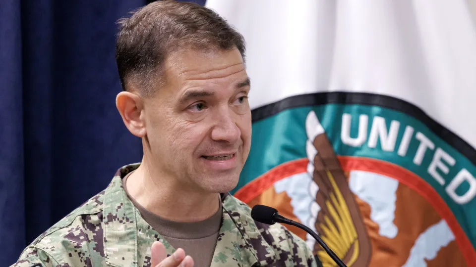 EUA impõem bloqueio total ao comércio marítimo do Irã