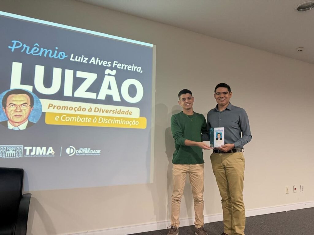 Rádio Clube News FM é premiada por excelência em radiojornalismo no Maranhão