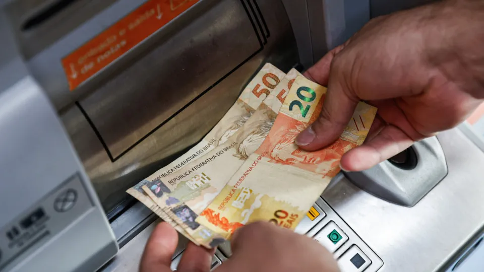 Real se destaca como a moeda que mais valoriza em 2026 enquanto dólar cai