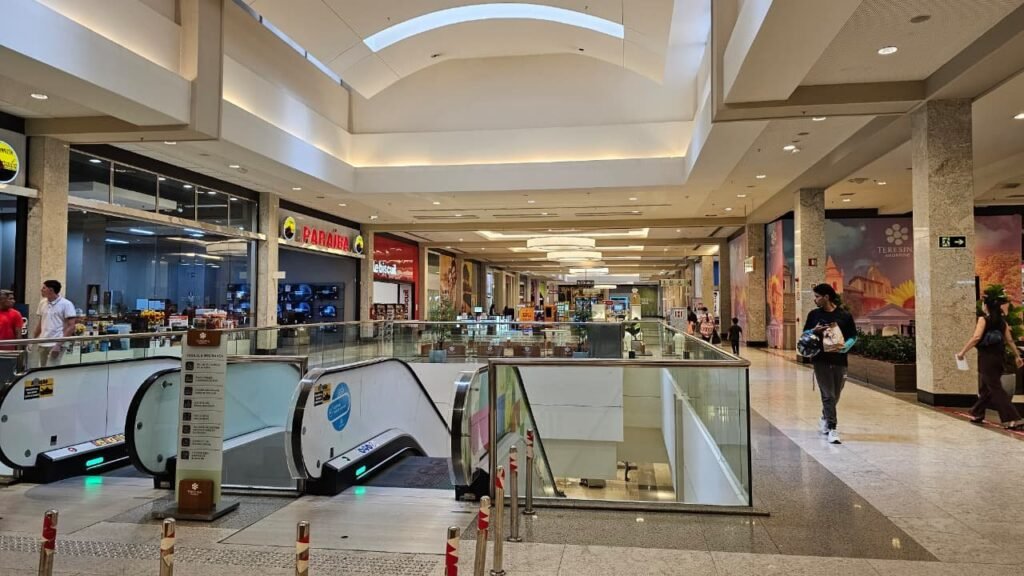 Comércio terá horário especial no feriado de Tiradentes em Teresina