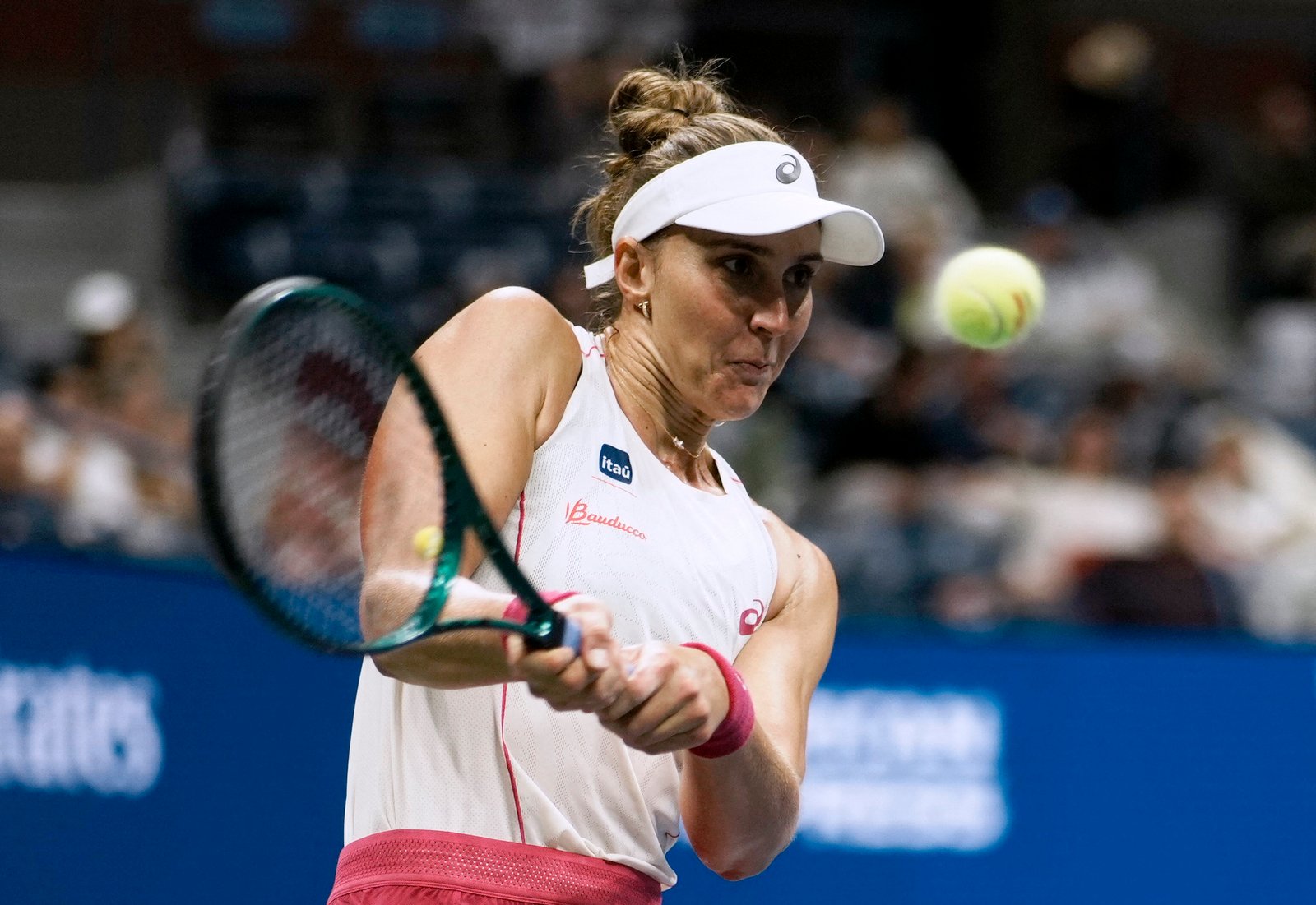 Bia Haddad é eliminada na estreia do WTA 1000 de Madrid