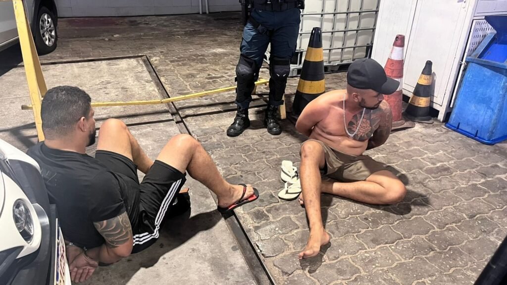 Foragido por homicídio é preso após arrombar caminhonete em Teresina