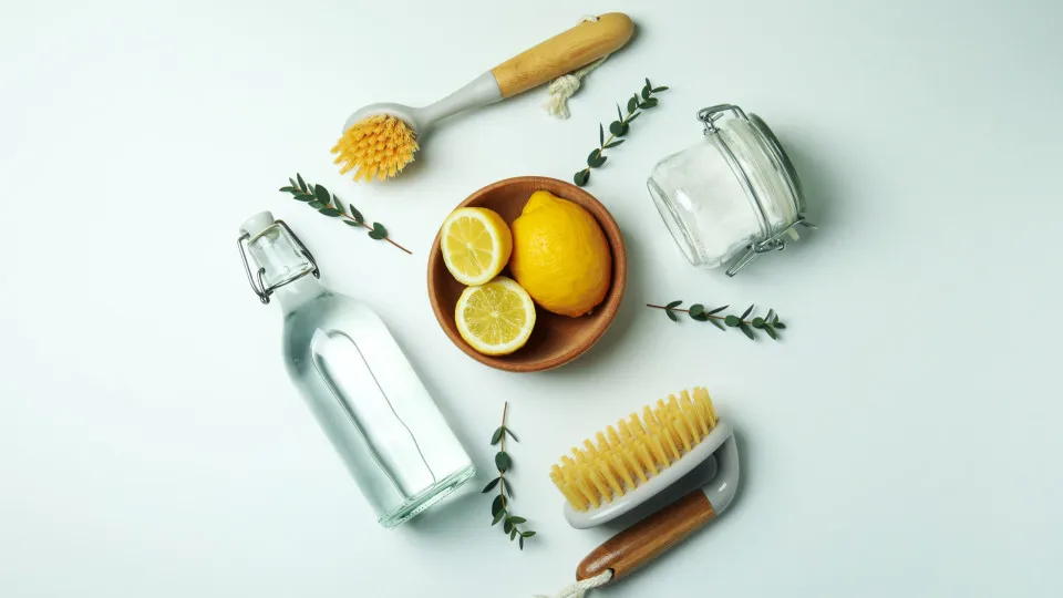 Limão: 10 dicas práticas para limpeza natural da casa