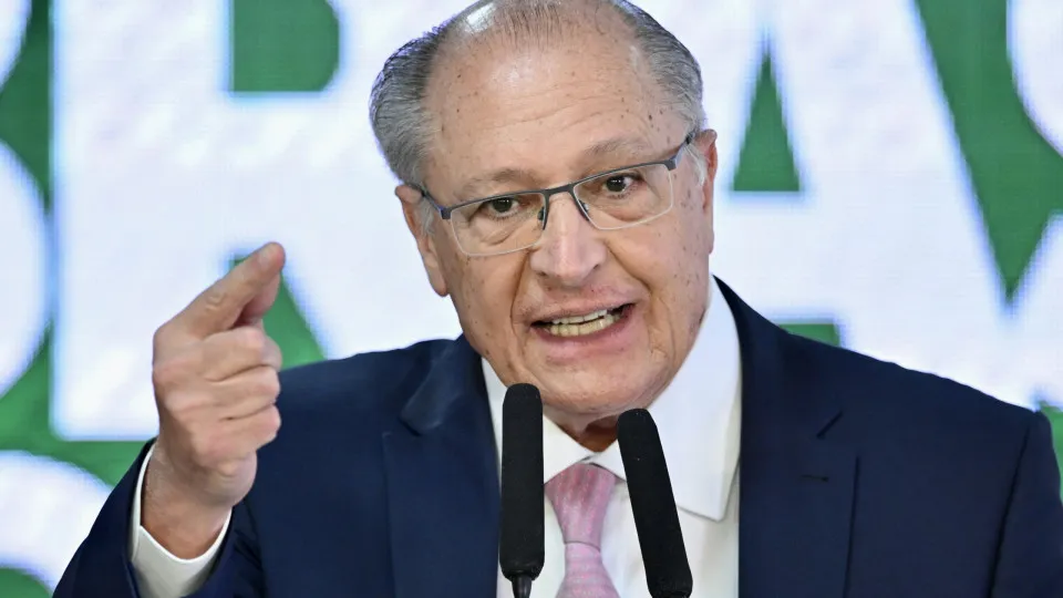Alckmin aponta mudança na jornada de trabalho como tendência natural
