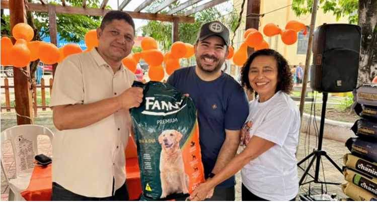 Altos arrecada mais de uma tonelada de ração na campanha Abril Laranja