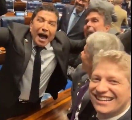 Euforia da oposição após rejeição de Jorge Messias ao STF