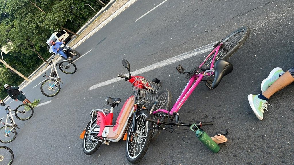 Duas mulheres ficam feridas em acidente de bicicleta em Teresina