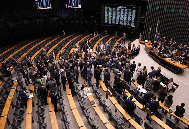 PT planeja ação no STF contra veto ao PL da Dosimetria