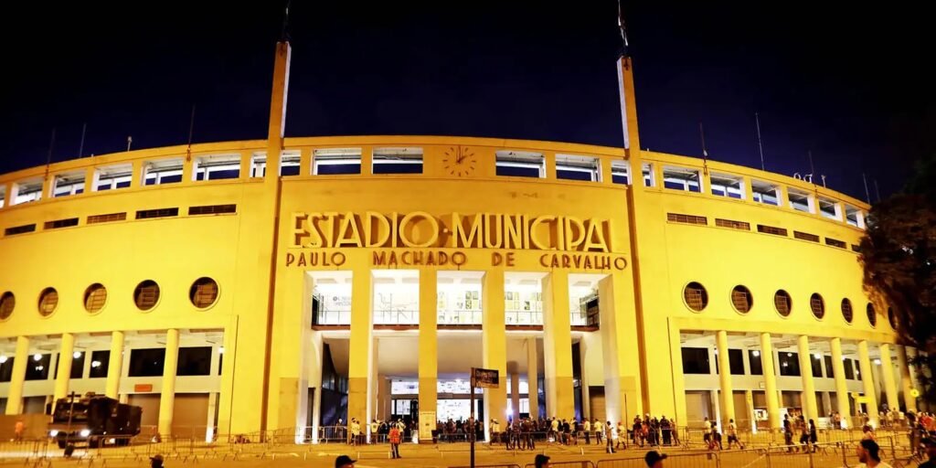 Pacaembu: a transformação do estádio e a saída dos grandes clubes