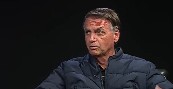 Bolsonaro realiza cirurgia no ombro com sucesso