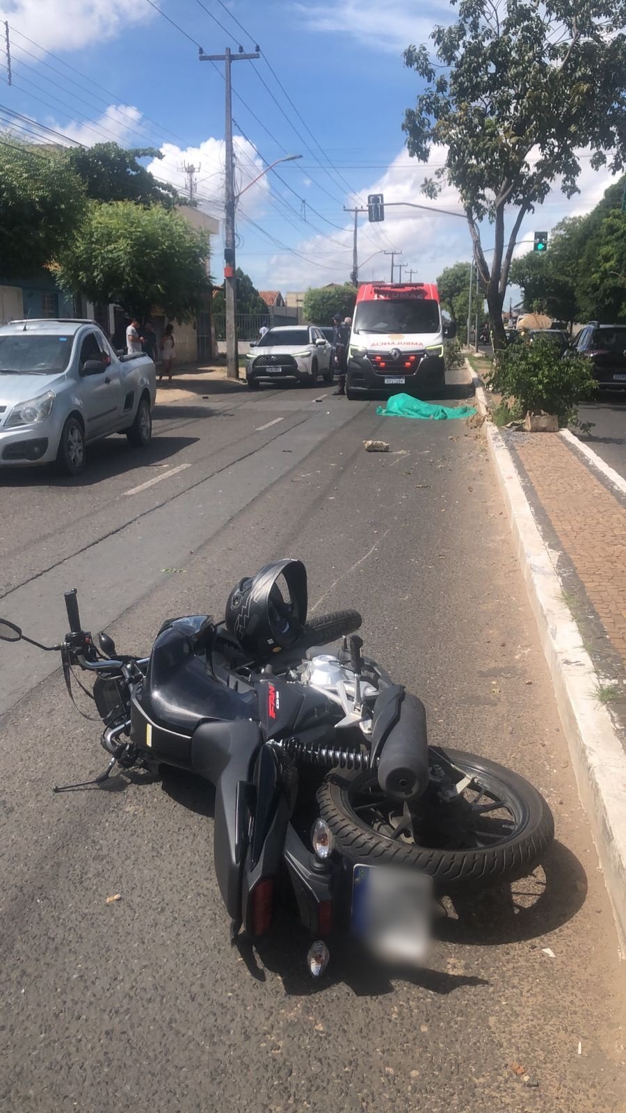 Motociclista perde a vida em colisão com árvore na zona Norte de Teresina