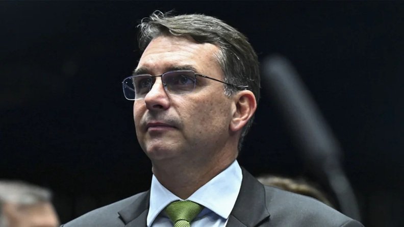 Flávio Bolsonaro refuta acordo para barrar CPI do caso Banco Master