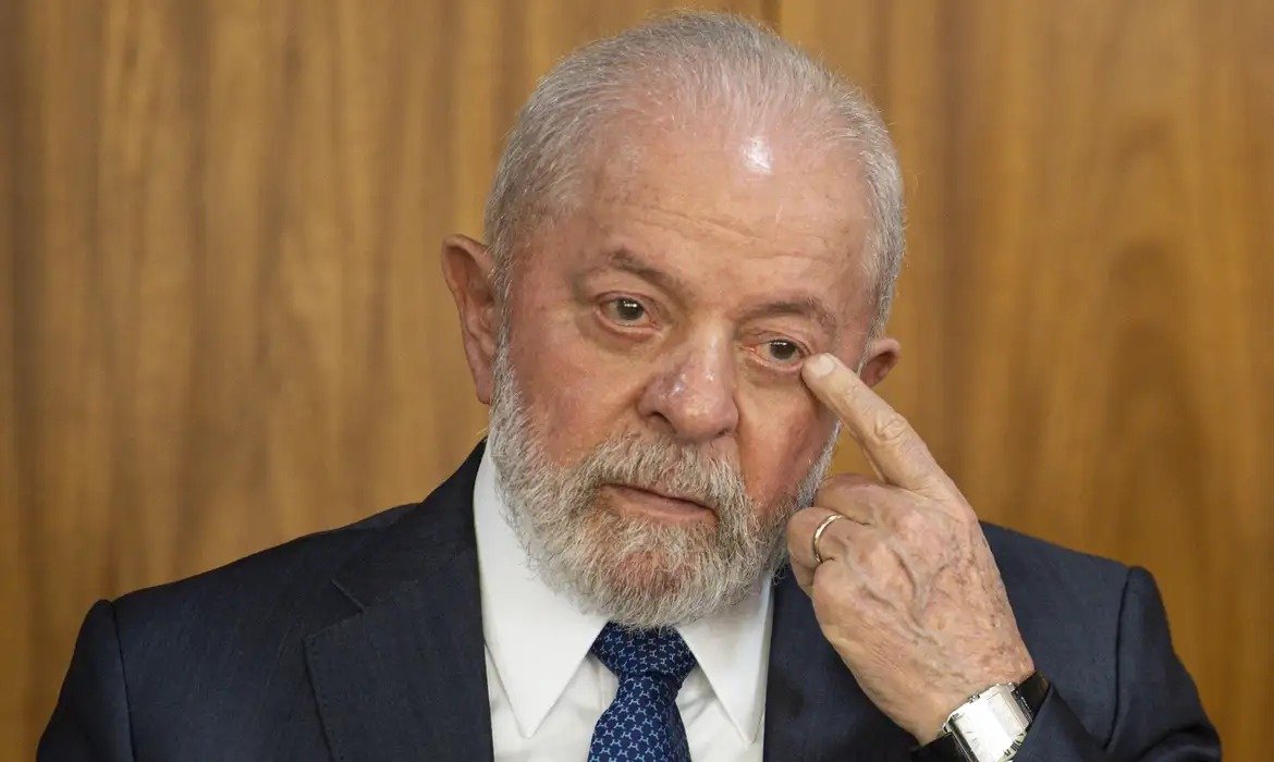 Perda de R$ 260 milhões na compra da Coronavac é atribuída à lentidão do governo Lula