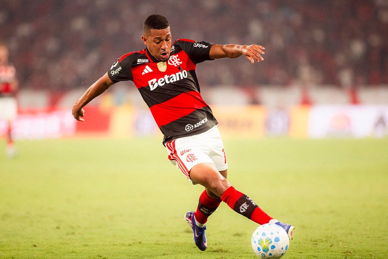 Flamengo e Vasco se enfrentam no Maracanã; saiba onde assistir