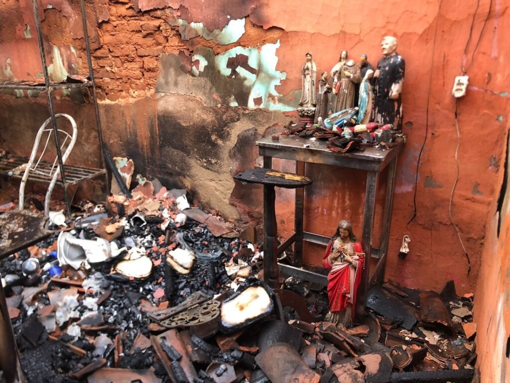 Incêndio em Picos: imagem de Jesus permanece intacta em meio à destruição