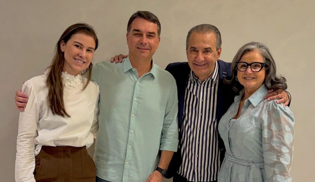 Silas Malafaia se diz perseguido por Moraes e reafirma apoio a Flávio Bolsonaro em culto