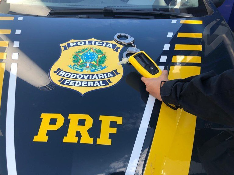 Caminhoneiro é detido por dirigir embriagado na Br-316 em Picos