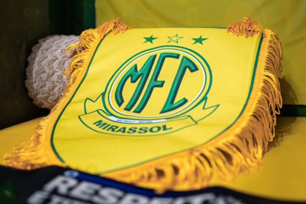Mirassol enfrenta Corinthians em jogo decisivo do Brasileirão
