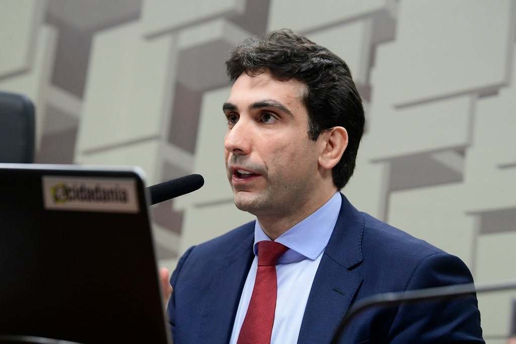 Gabriel Galípolo cancela audiência no Senado por problemas de saúde