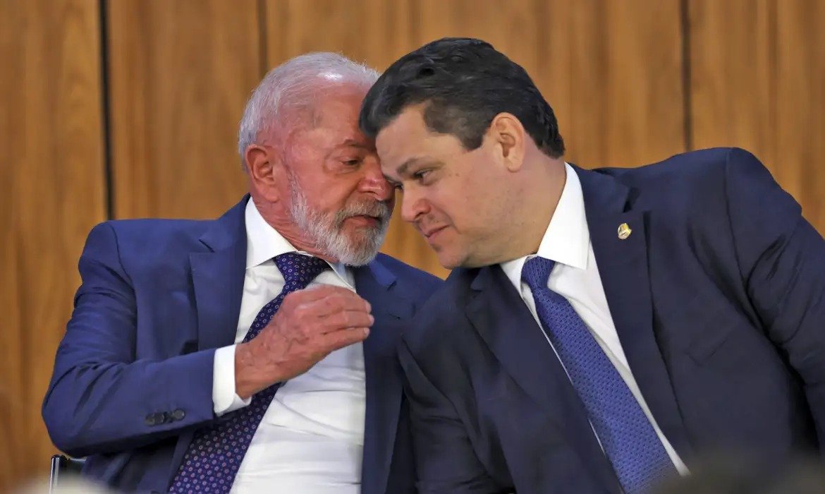 Lula tem até quarta-feira para sancionar lei da dosimetria após veto derrubado