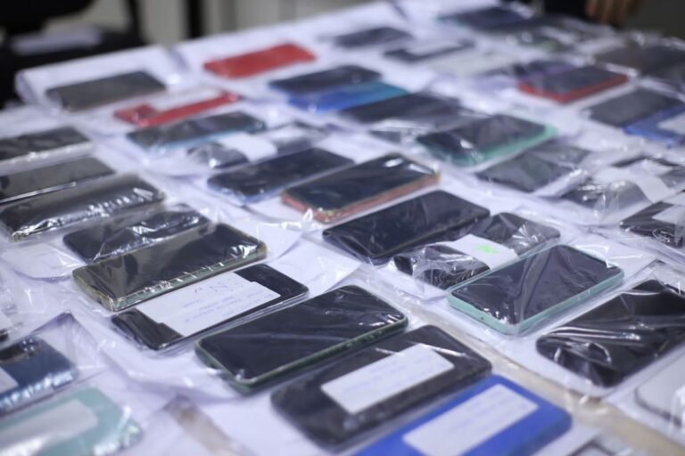 Secretaria de Segurança devolve 153 celulares recuperados em Teresina