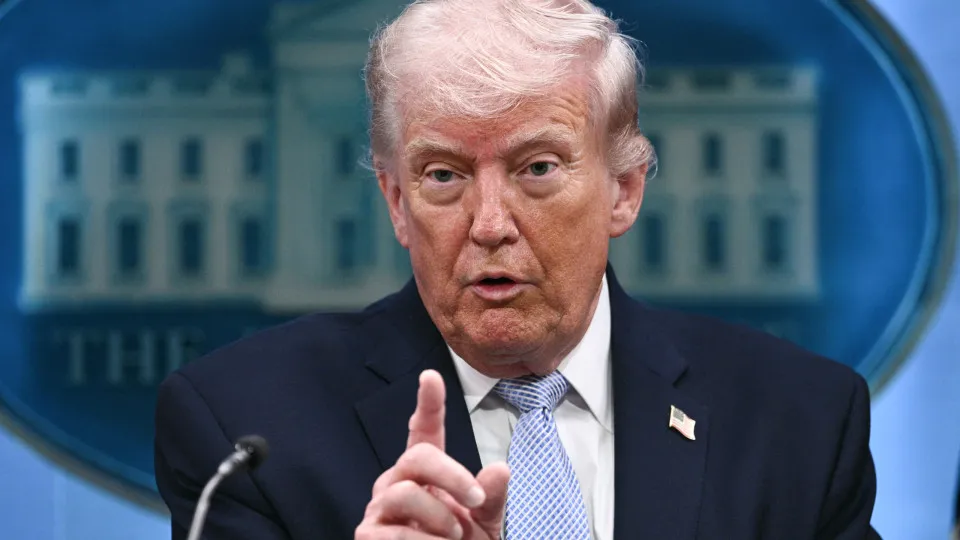 Trump anuncia que EUA receberão urânio enriquecido do Irã em negociações