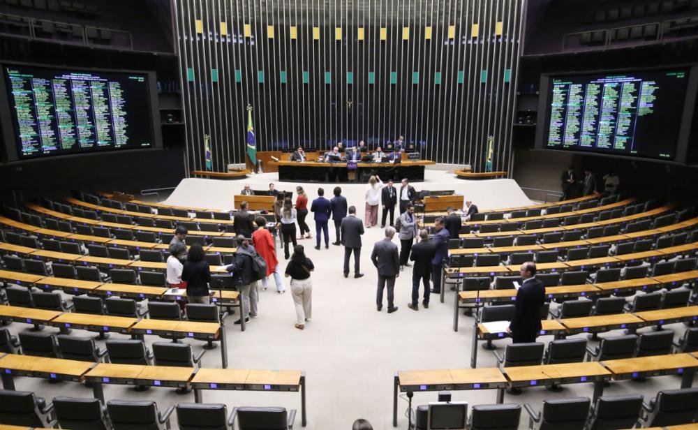 Câmara aprova fundo para minerais críticos antes de encontro entre Lula e Trump