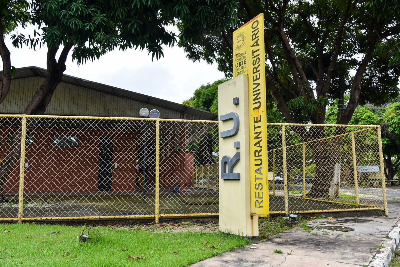 Restaurantes da UFPI fecham nesta sexta (8) por greve de técnicos administrativos