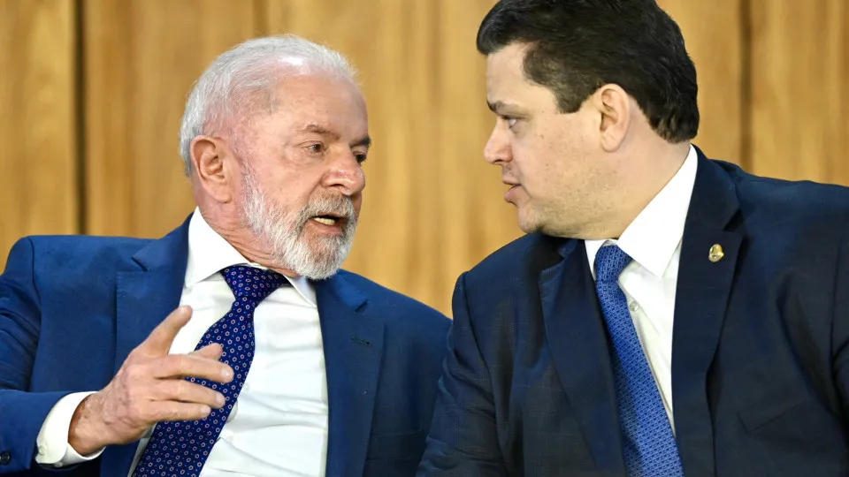 Alcolumbre busca diálogo com Lula após rejeição de Messias ao STF