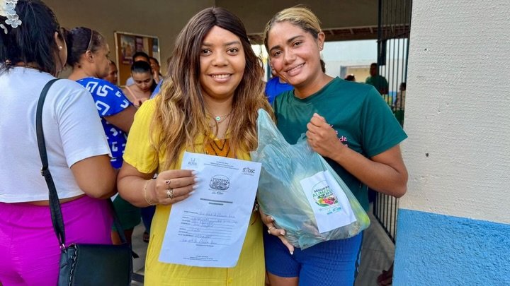 Altos entrega mais de 300 kits para mães do SCFV em ação especial