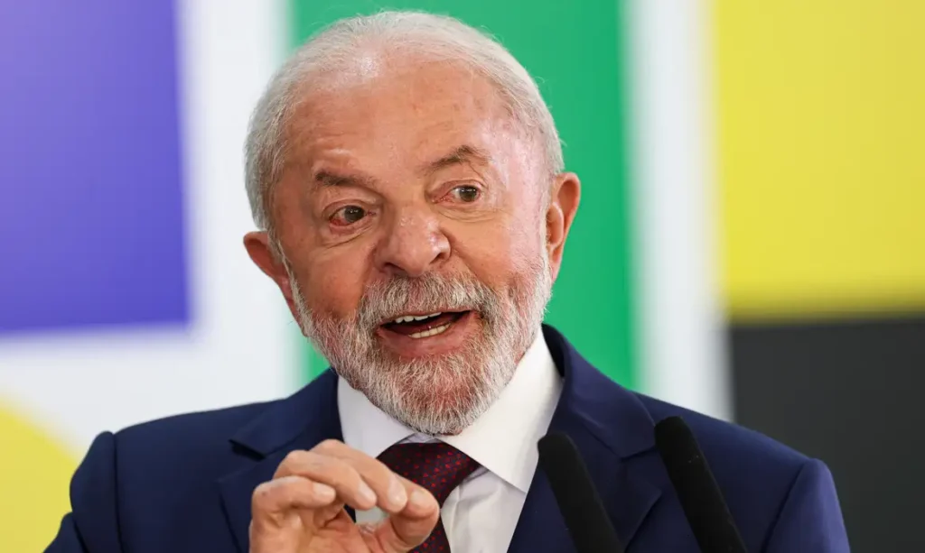 Lula veta projeto que reconhece estágio como experiência profissional