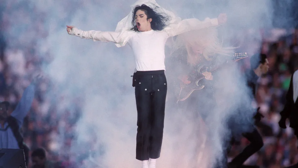 Michael Jackson lidera ouvidos no Spotify após cinebiografia