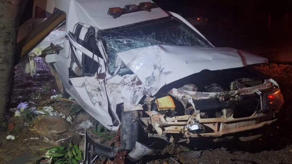 Acidente com carro funerário no Sul do Piauí deixa feridos