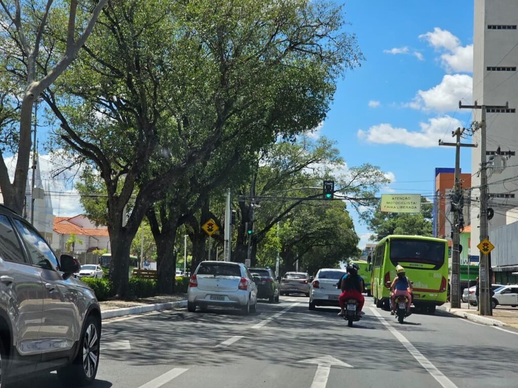 Interdição da Av. Frei Serafim nesta terça (12) para instalação de semáforos inteligentes