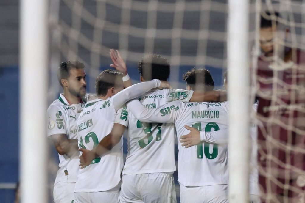 Palmeiras enfrenta Cruzeiro no Brasileirão 2026; saiba onde assistir