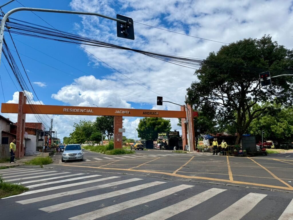 Novos semáforos melhoram trânsito em Teresina