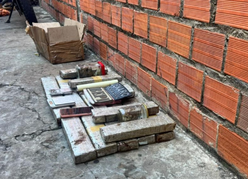 Polícia apreende drogas disfarçadas em caixas de café na zona Sul de Teresina